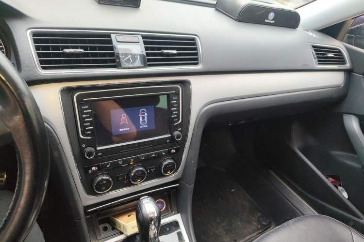 Used Volkswagen Passat 2014 1.8TSI DSG Prestige Edition Audio And AC Panel