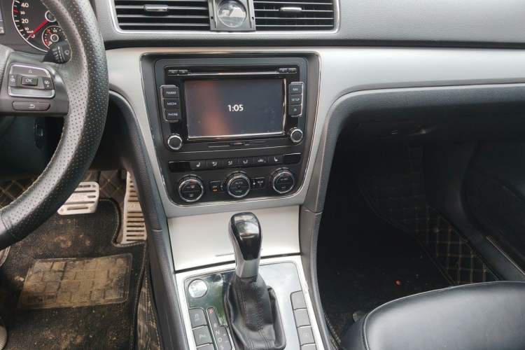Used Volkswagen Passat 2014 1.8TSI DSG Prestige Navigation Edition Audio And AC Panel