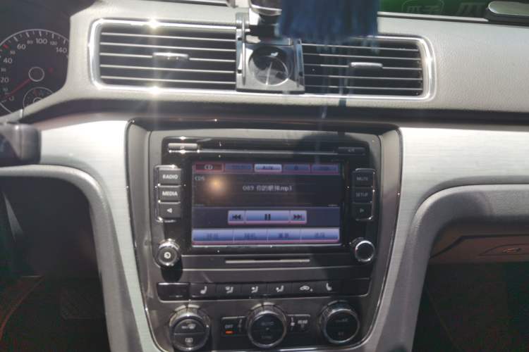 Used Volkswagen Passat 2014 1.8TSI DSG Prestige Edition Audio And AC Panel