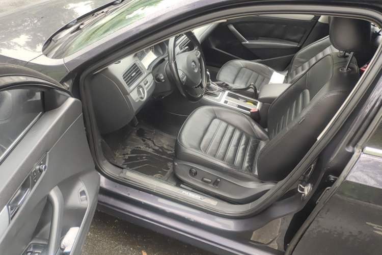 Used Volkswagen Passat 2014 1.8TSI DSG Prestige Edition Driver Seat