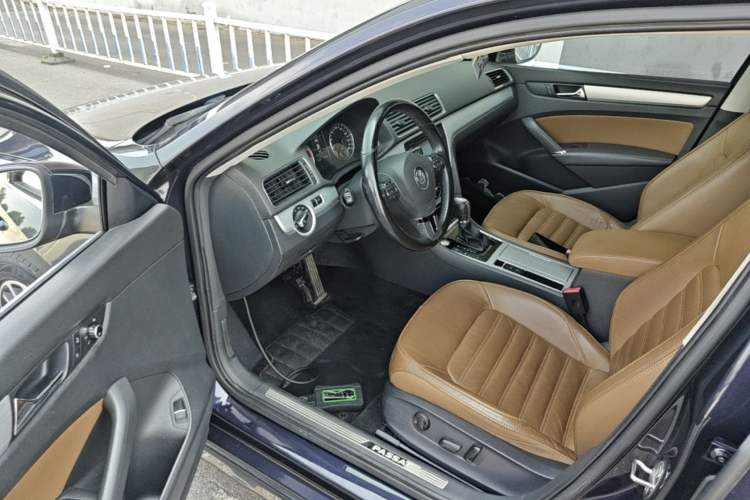 Used Volkswagen Passat 2014 1.8TSI DSG Prestige Edition Driver Seat