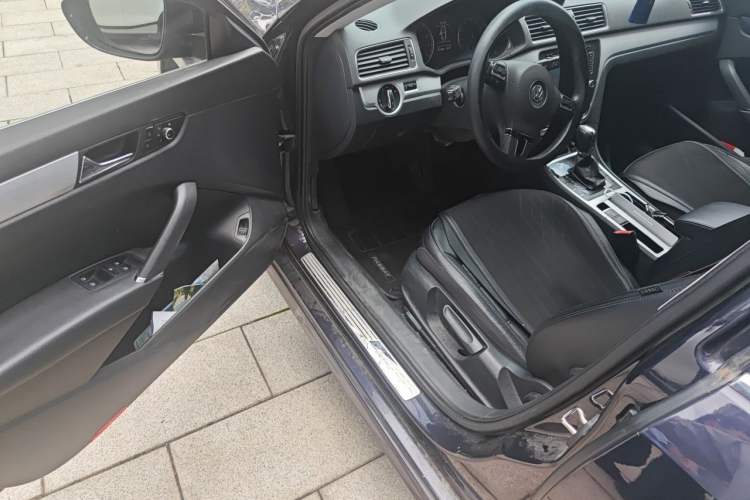 Used Volkswagen Passat 2014 1.8TSI DSG Prestige Edition Driver Seat