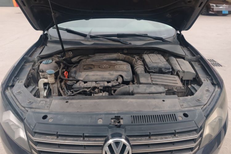 Used Volkswagen Passat 2014 1.8TSI DSG Prestige Edition Engine Bay