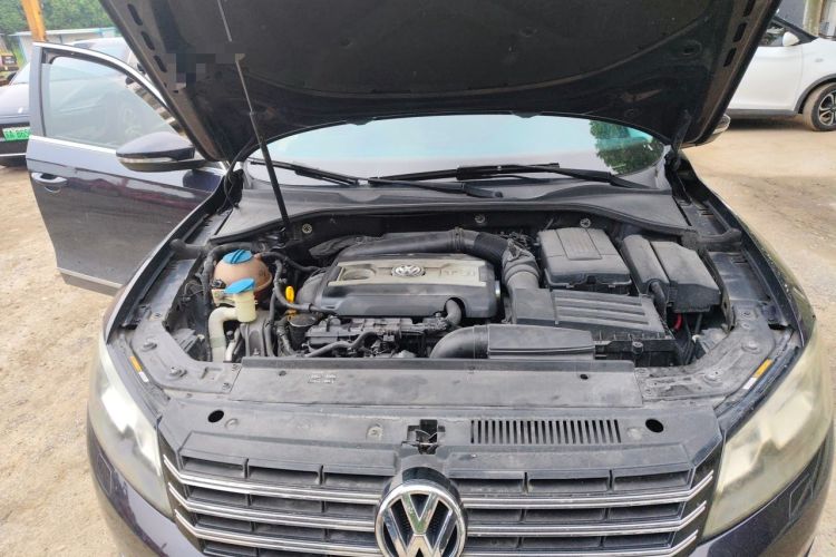 Used Volkswagen Passat 2014 1.8TSI DSG Prestige Edition Engine Bay