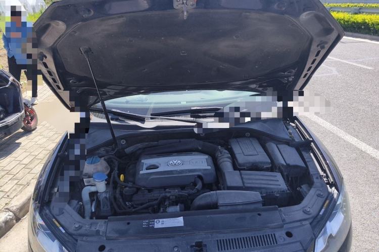 Used Volkswagen Passat 2014 1.8TSI DSG Prestige Navigation Edition Engine Bay