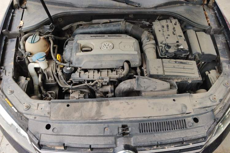 Used Volkswagen Passat 2014 1.8TSI DSG Prestige Navigation Edition Engine Bay