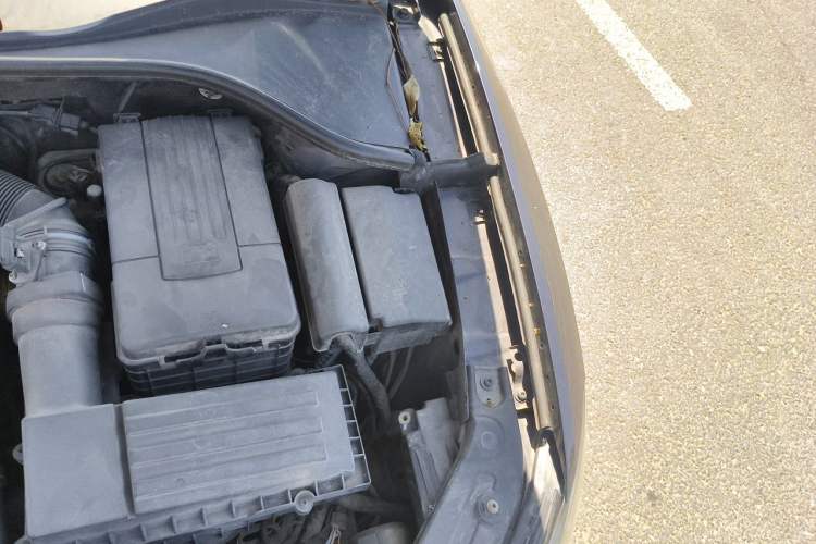 Used Volkswagen Passat 2014 1.8TSI DSG Prestige Navigation Edition Engine Bay Left