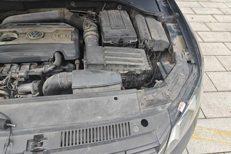 Used Volkswagen Passat 2014 1.8TSI DSG Prestige Edition Engine Bay Left