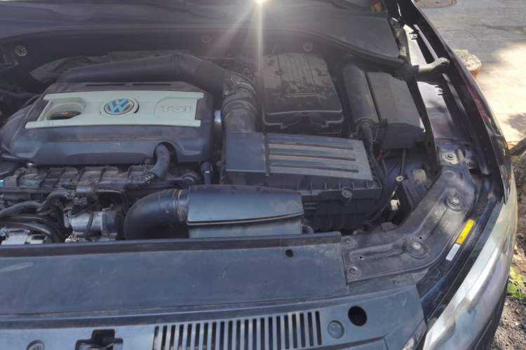 Used Volkswagen Passat 2014 1.8TSI DSG Prestige Edition Engine Bay Left