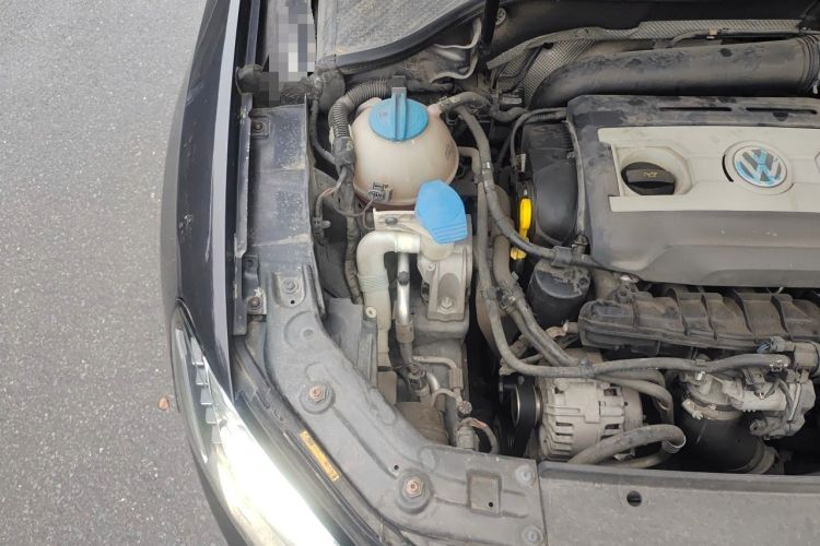 Used Volkswagen Passat 2014 1.8TSI DSG Prestige Edition Engine Bay Right