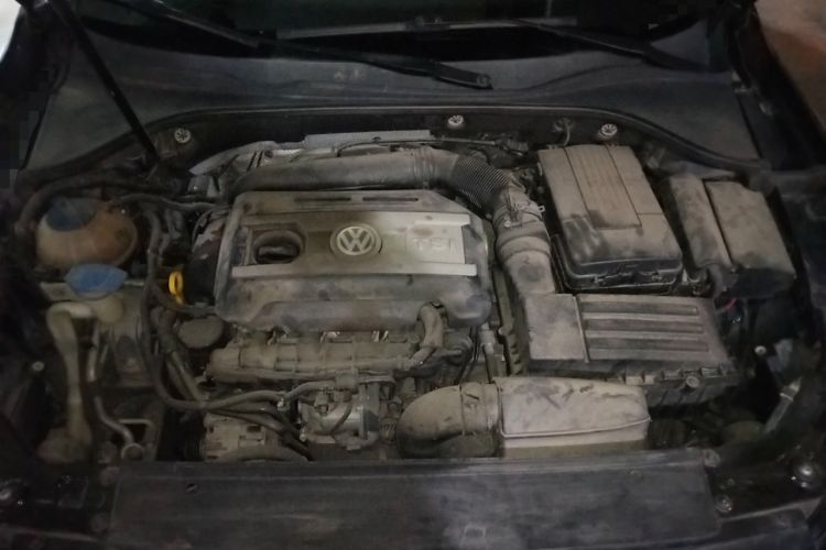 Used Volkswagen Passat 2014 1.8TSI DSG Prestige Edition Engine Bay
