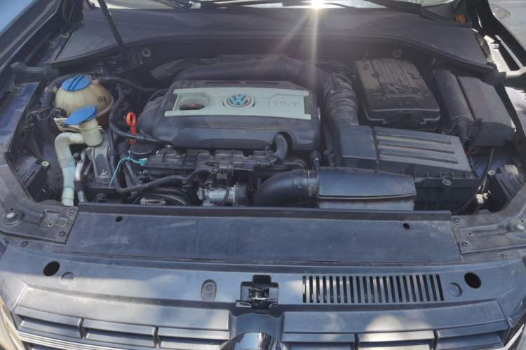 Used Volkswagen Passat 2014 1.8TSI DSG Prestige Edition Engine Bay