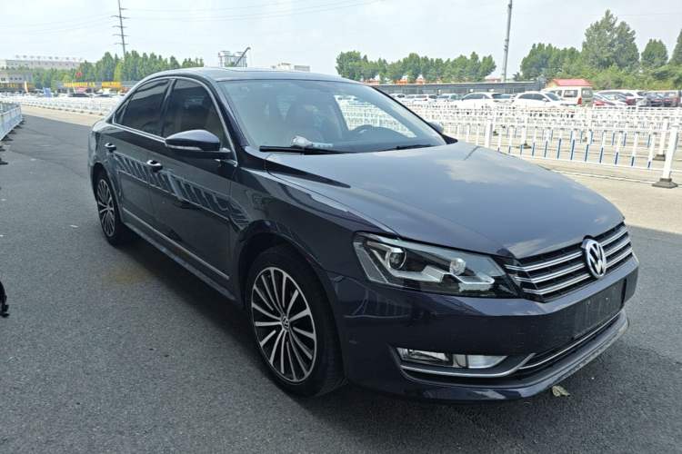Used Volkswagen Passat 2014 1.8TSI DSG Prestige Edition Front Right 45 Deg