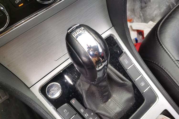 Used Volkswagen Passat 2014 1.8TSI DSG Prestige Edition Gear Lever