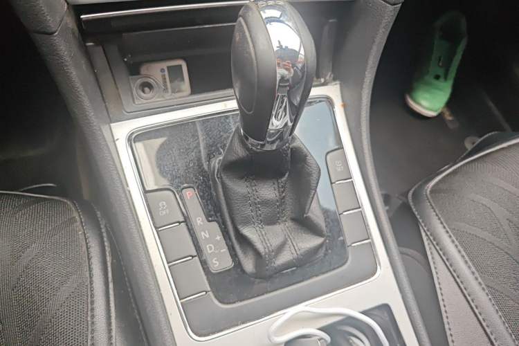 Used Volkswagen Passat 2014 1.8TSI DSG Prestige Edition Gear Lever
