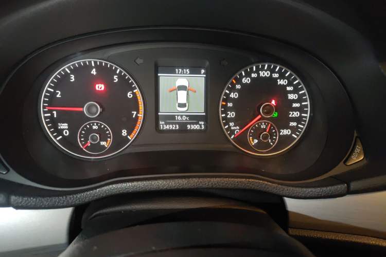 Used Volkswagen Passat 2014 1.8TSI DSG Prestige Edition Instrument Cluster