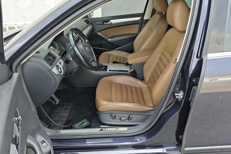 Used Volkswagen Passat 2014 1.8TSI DSG Prestige Edition Left Front Seat