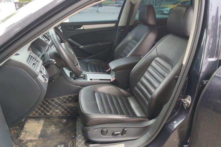 Used Volkswagen Passat 2014 1.8TSI DSG Prestige Navigation Edition Left Front Seat