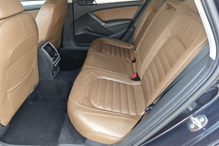 Used Volkswagen Passat 2014 1.8TSI DSG Prestige Edition Left Rear Seat