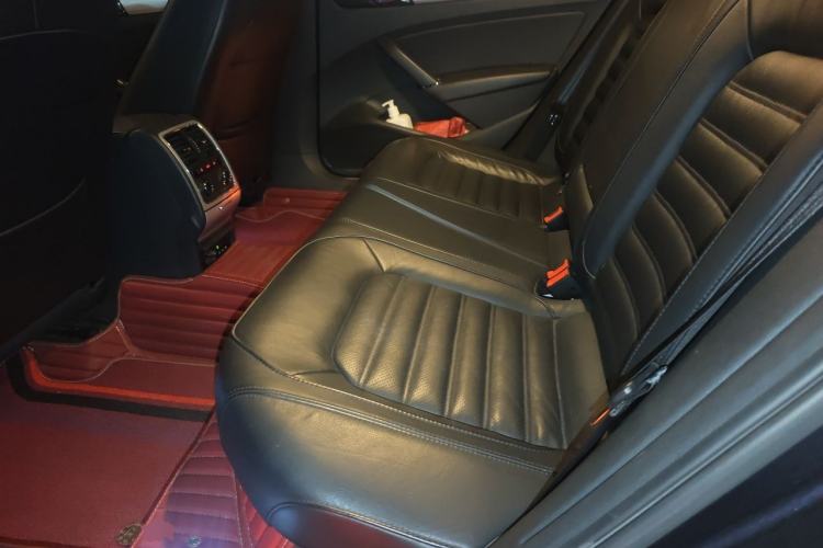 Used Volkswagen Passat 2014 1.8TSI DSG Prestige Edition Left Rear Seat