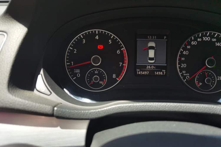 Used Volkswagen Passat 2014 1.8TSI DSG Prestige Edition Odometer Close Up