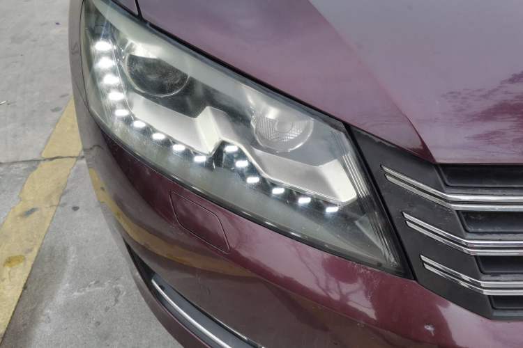 Used Volkswagen Passat 2014 1.8TSI DSG Prestige Edition Right Front Headlight
