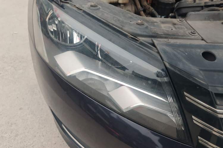 Used Volkswagen Passat 2014 1.8TSI DSG Prestige Edition Right Front Headlight