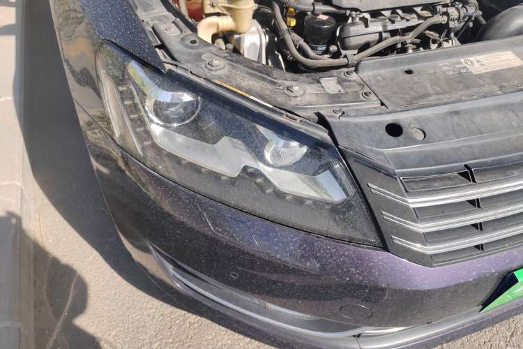 Used Volkswagen Passat 2014 1.8TSI DSG Prestige Navigation Edition Right Front Headlight