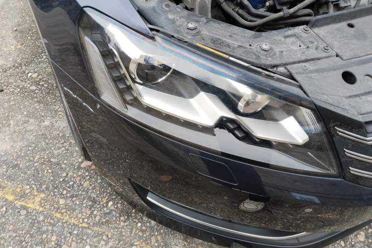 Used Volkswagen Passat 2014 1.8TSI DSG Prestige Edition Right Front Headlight