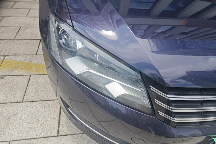 Used Volkswagen Passat 2014 1.8TSI DSG Prestige Edition Right Front Headlight