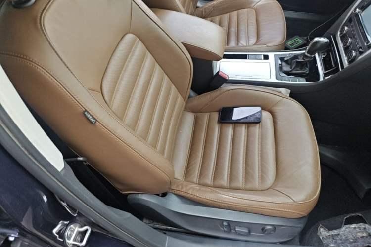 Used Volkswagen Passat 2014 1.8TSI DSG Prestige Edition Right Front Seat
