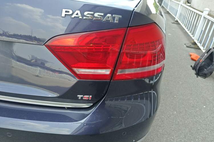 Used Volkswagen Passat 2014 1.8TSI DSG Prestige Edition Right Rear Taillight