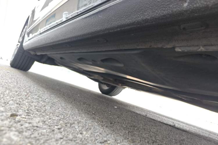 Used Volkswagen Passat 2014 1.8TSI DSG Prestige Edition Right Side Sill