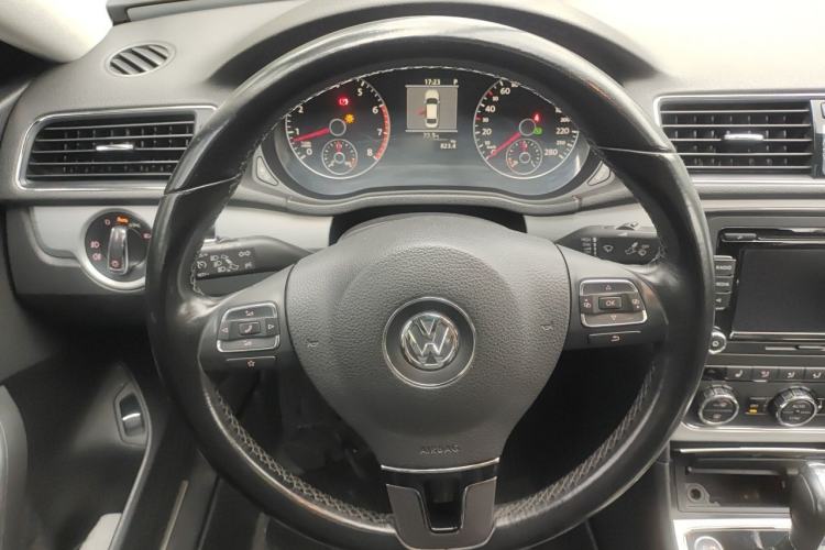 Used Volkswagen Passat 2014 1.8TSI DSG Prestige Edition Steering Wheel