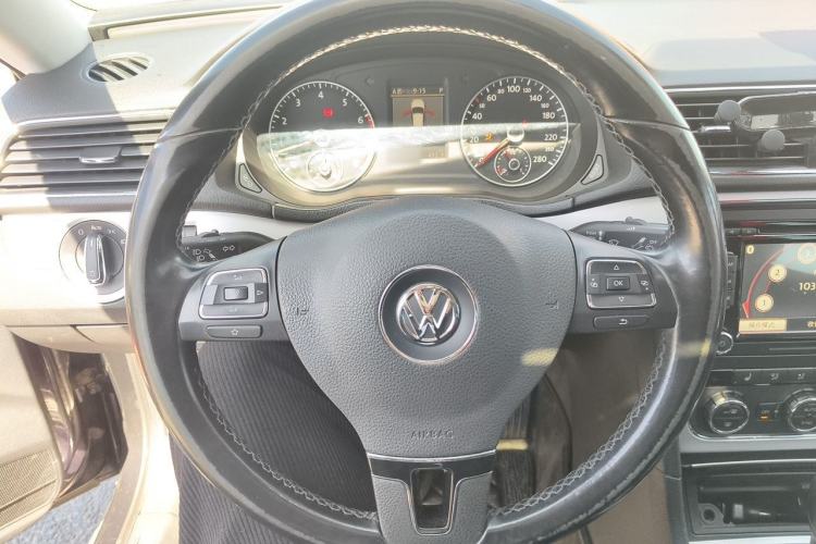 Used Volkswagen Passat 2014 1.8TSI DSG Prestige Navigation Edition Steering Wheel