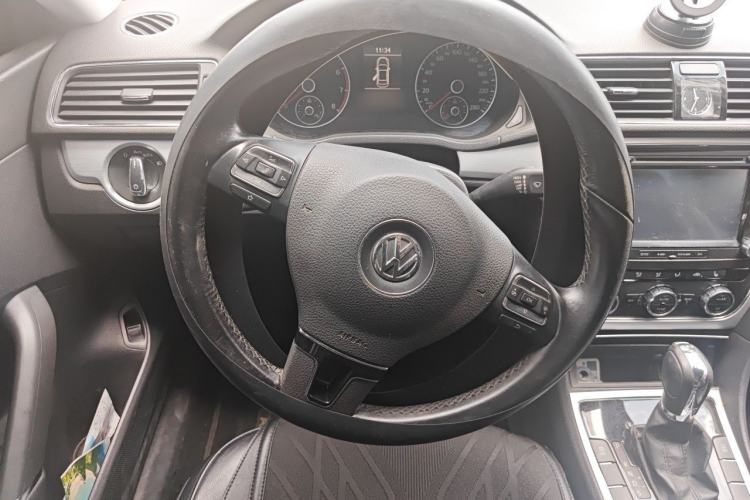 Used Volkswagen Passat 2014 1.8TSI DSG Prestige Edition Steering Wheel