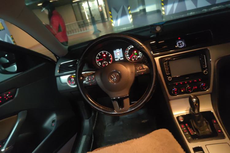 Used Volkswagen Passat 2014 1.8TSI DSG Prestige Edition Steering Wheel