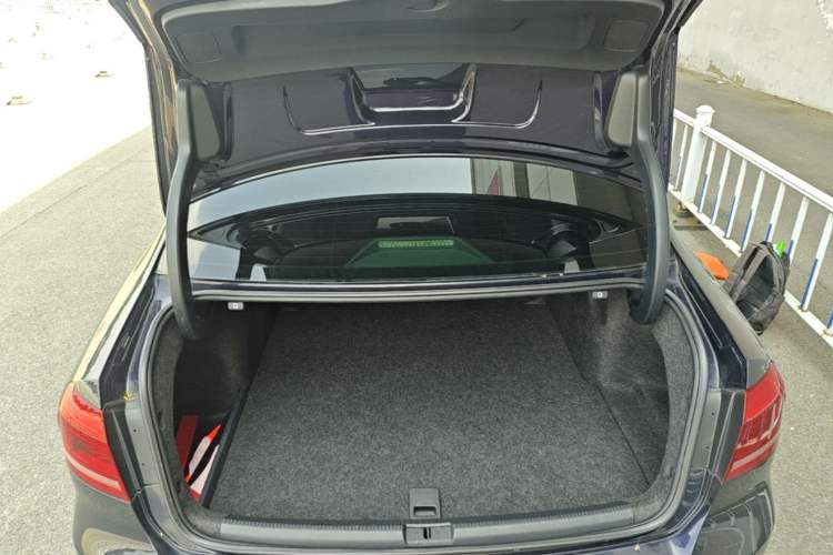 Used Volkswagen Passat 2014 1.8TSI DSG Prestige Edition Trunk