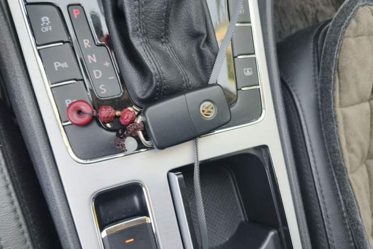 Used Volkswagen Passat 2014 1.8TSI DSG Prestige Navigation Edition Vehicle Key