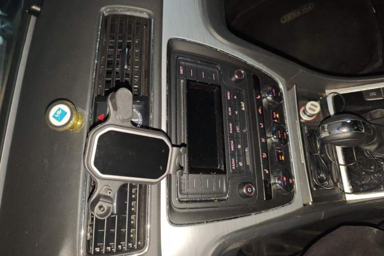 Used Volkswagen Passat 2014 1.8TSI DSG Prestige Edition Audio And AC Panel