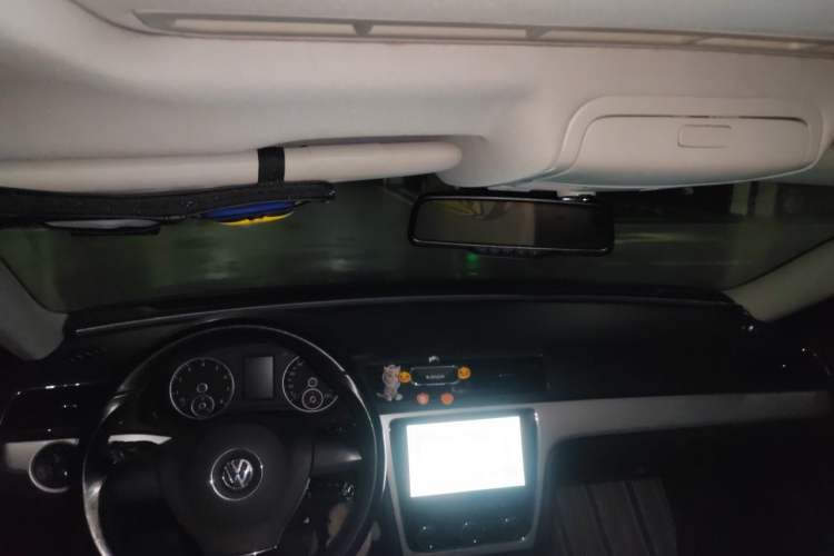 Used Volkswagen Passat 2014 1.8TSI DSG Prestige Edition Center Console