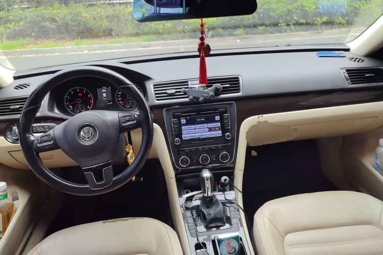 Used Volkswagen Passat 2014 1.8TSI DSG Prestige Edition Center Console