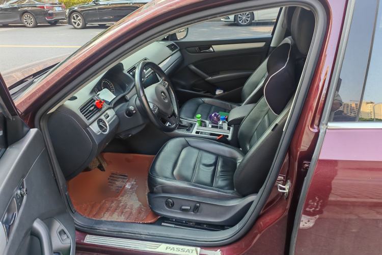 Used Volkswagen Passat 2014 1.8TSI DSG Prestige Navigation Edition Driver Seat