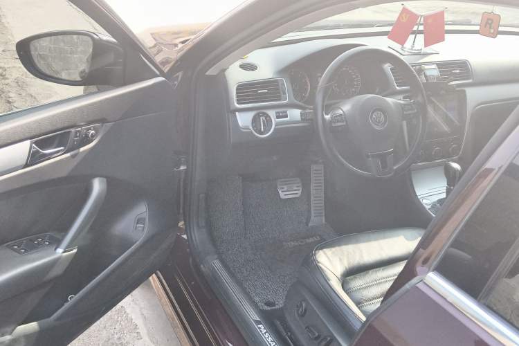 Used Volkswagen Passat 2014 1.8TSI DSG Prestige Edition Driver Seat
