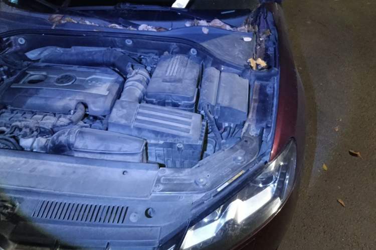 Used Volkswagen Passat 2014 1.8TSI DSG Prestige Edition Engine Bay Left
