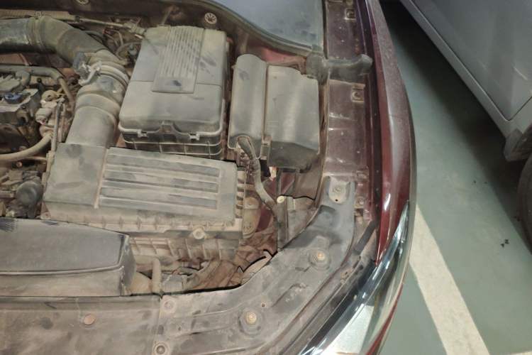 Used Volkswagen Passat 2014 1.8TSI DSG Prestige Edition Engine Bay Left