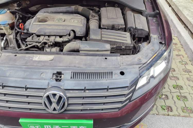 Used Volkswagen Passat 2014 1.8TSI DSG Prestige Edition Engine Bay Left