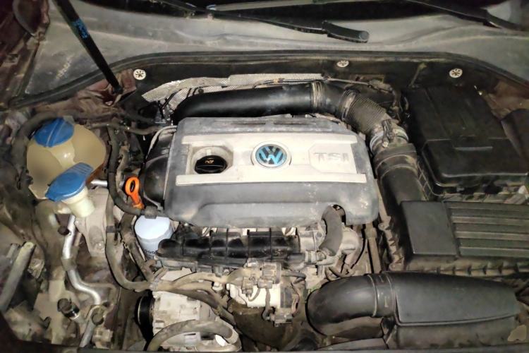 Used Volkswagen Passat 2014 1.8TSI DSG Prestige Edition Engine Bay