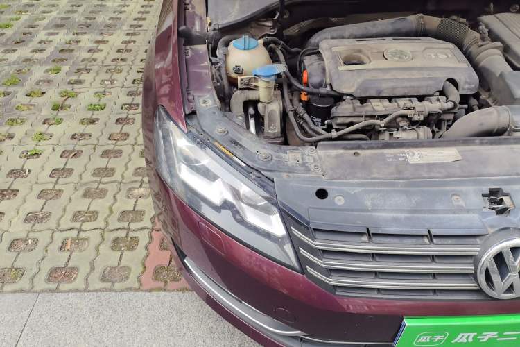 Used Volkswagen Passat 2014 1.8TSI DSG Prestige Edition Engine Bay Right