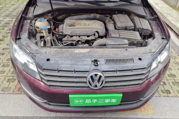 Used Volkswagen Passat 2014 1.8TSI DSG Prestige Edition Engine Bay